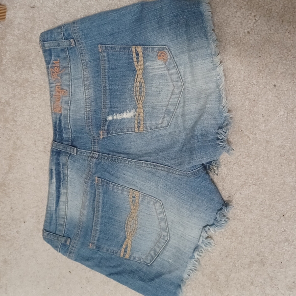 Indigo Rein Distressed Shorts - Picture 5 of 6